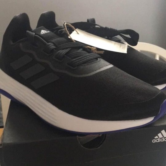 BRAND NEW women adidas qt racer sport running black shoes size US 6 / US 7 US 8 - Picture 6 of 7